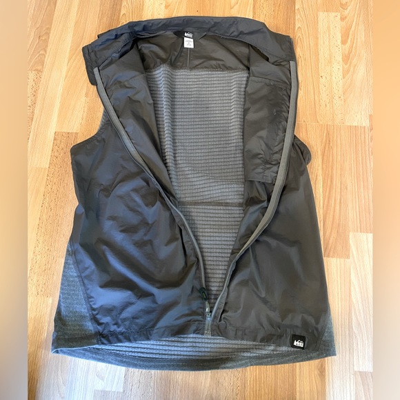 REI Co-op Screeline Cascade Vest. Men’s medium. Excellent, practically new - Picture 3 of 5